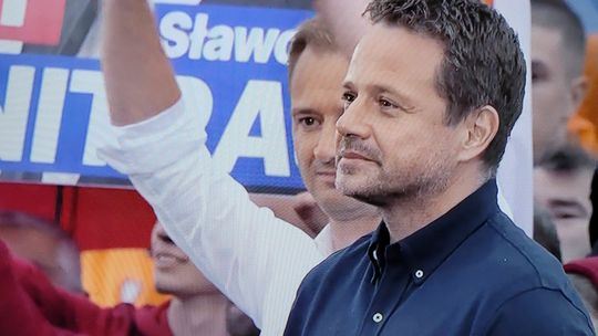 Rafał Trzaskowski w Szczecinie. Przyszły tłumy pomimo deszczu