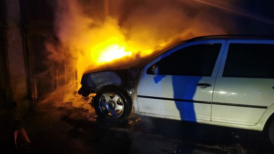 Sąsiedzkie wojny o politykę. Spalone samochody, balkony obrzucone jajkami, agresja i nienawiść
