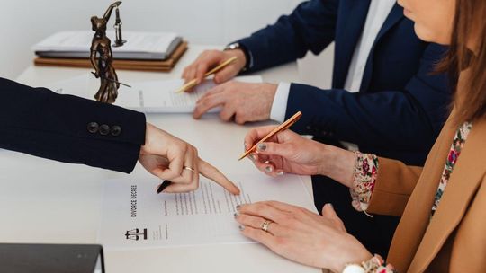 Mieli wspólną kancelarię prawną. Wspólniczka miała podać wspólniczce środki poronne