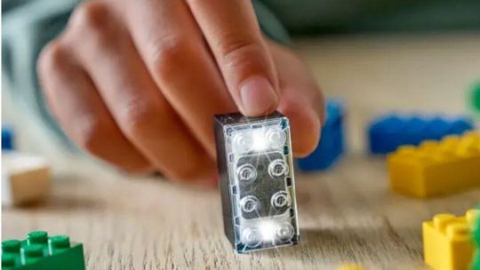 Zabawa 2.0: Jak inteligentna kostka LEGO zmienia zasady gry?