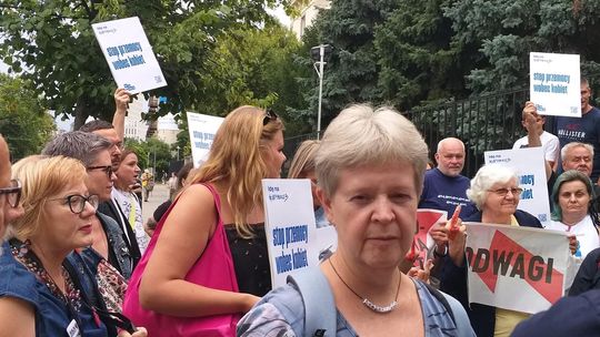 „Solidarnie z Joanną” protestowały pod komisariatami