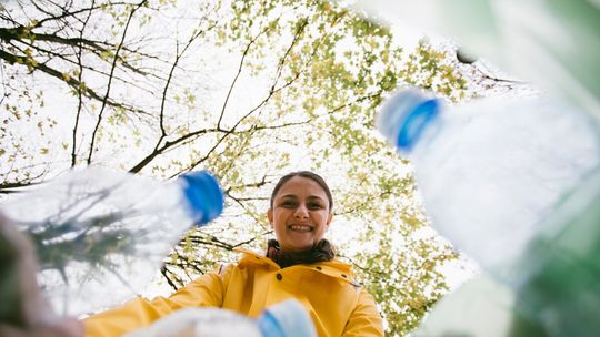 Rewolucja w recyklingu czy logistyczny koszmar? Poznaj opinie Polaków o nowym systemie kaucyjnym