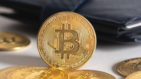 Prezydent bije rekord wetowania. Trzecie weto w sprawie kryptowalut i ostra reakcja premiera