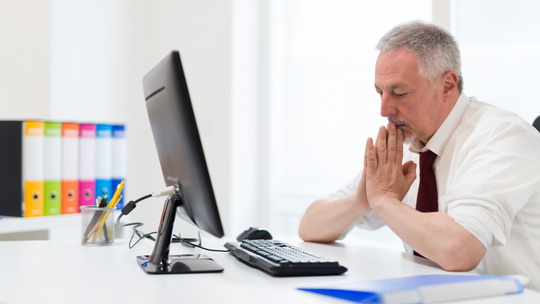 Mnóstwo zwolnień lekarskich w miesiąc. ZUS podejrzewa łamanie prawa Mnóstwo zwolnień lekarskich w miesiąc. ZUS podejrzewa łamanie prawa