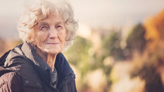 Zaniżone świadczenie wspierające dla seniorów. Przełomowy wyrok sądu otwiera drogę do zwrotu pieniędzy Zaniżone świadczenie wspierające dla seniorów. Przełomowy wyrok sądu otwiera drogę do zwrotu pieniędzy