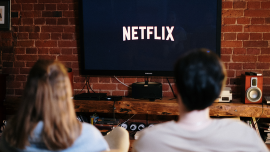 UOKiK Wszczyna Postępowanie Przeciwko Netflixowi: Spór o Podwyżki Abonamentów Bez Zgody Subskrybentów