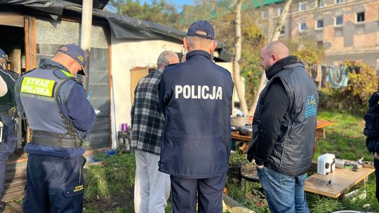 W nocy coraz chłodniej. Poszli im pomóc W nocy coraz chłodniej. Poszli im pomóc