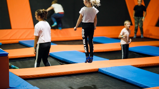 Wpadaj do Fun Jump Szczecin! Najważniejsze informacje przed wizytą