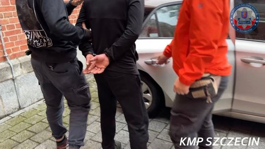 Wpadło od razu dwóch ulicznych dilerów narkotykowych
