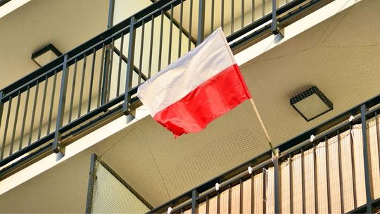 Za nieprawidłowe wywieszenie flagi dostaniesz mandat