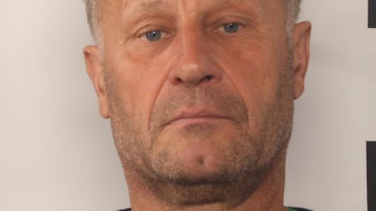 Zastrzelił córkę i zięcia. Policja poszukuje domniemanego sprawcy