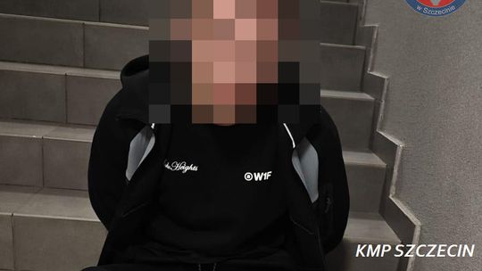 Złapał policjanta za rękę i wcisnął mu narkotyki. Sam wpadł w pułapkę! Złapał policjanta za rękę i wcisnął mu narkotyki. Sam wpadł w pułapkę!