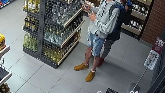 Złapał złodzieja alkoholu na gorącym uczynku