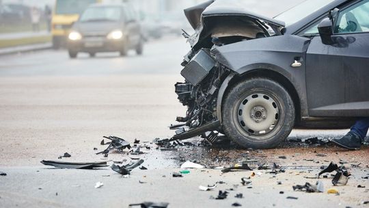 Żona zastępcy komendanta policji wjechała w autobus i...