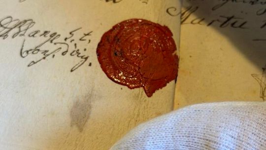 Zuchwała kradzież i wielki powrót: Policja odnalazła zabytkowy dokument dzięki czujności internauty