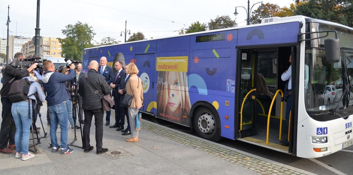 Autobus Dziecięcego Telefonu Zaufania już jeździ