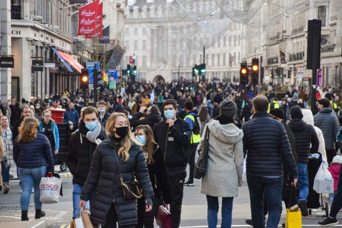 Bez paszportów, bez obostrzeń. Europa luzuje zaostrzenia