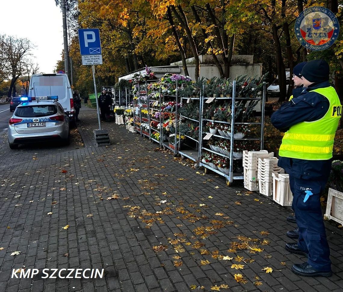 Bezpieczny dzień Wszystkich Świętych. Wzmożona służba policji na cmentarzach Bezpieczny dzień Wszystkich Świętych. Wzmożona służba policji na cmentarzach