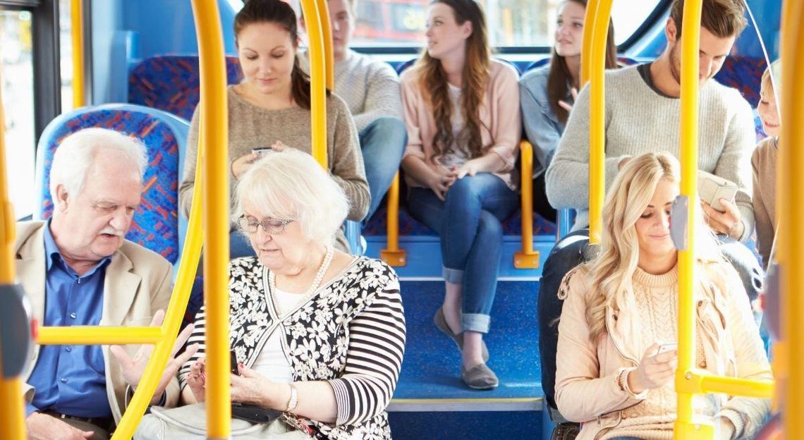 Wejdzie zakaz głośnego używania telefonów w publicznych środkach transportu? Wejdzie zakaz głośnego używania telefonów w publicznych środkach transportu?