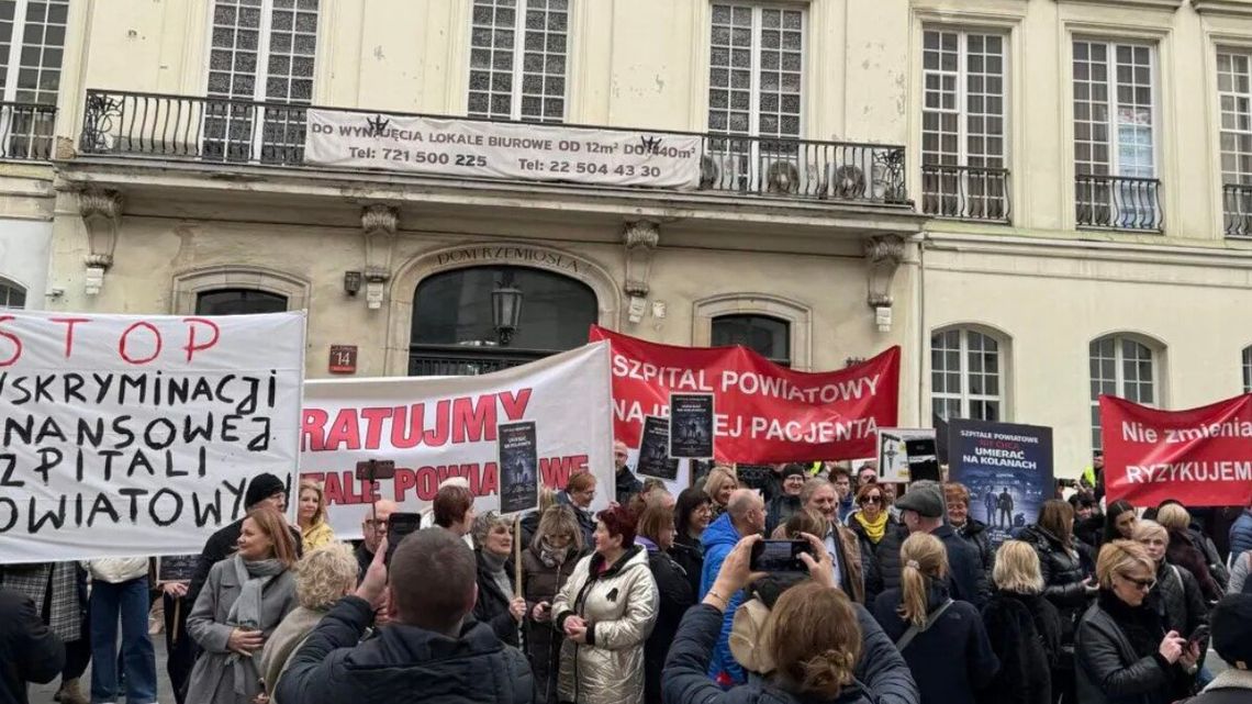 Czarny tydzień w małych szpitalach – wielki protest medyków o pieniądze rusza już 20 kwietnia