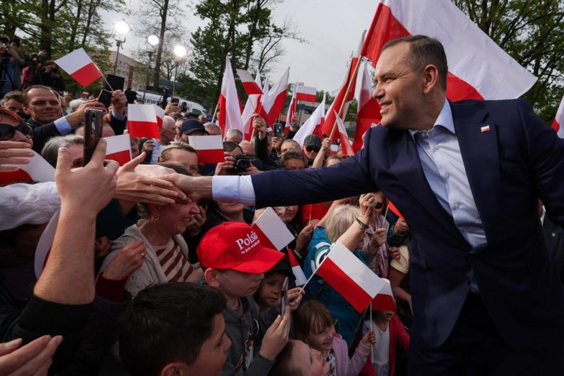 Jedno, czy jednak dwa, a może trzy mieszkania? Karol Nawrocki sam napytał sobie biedy