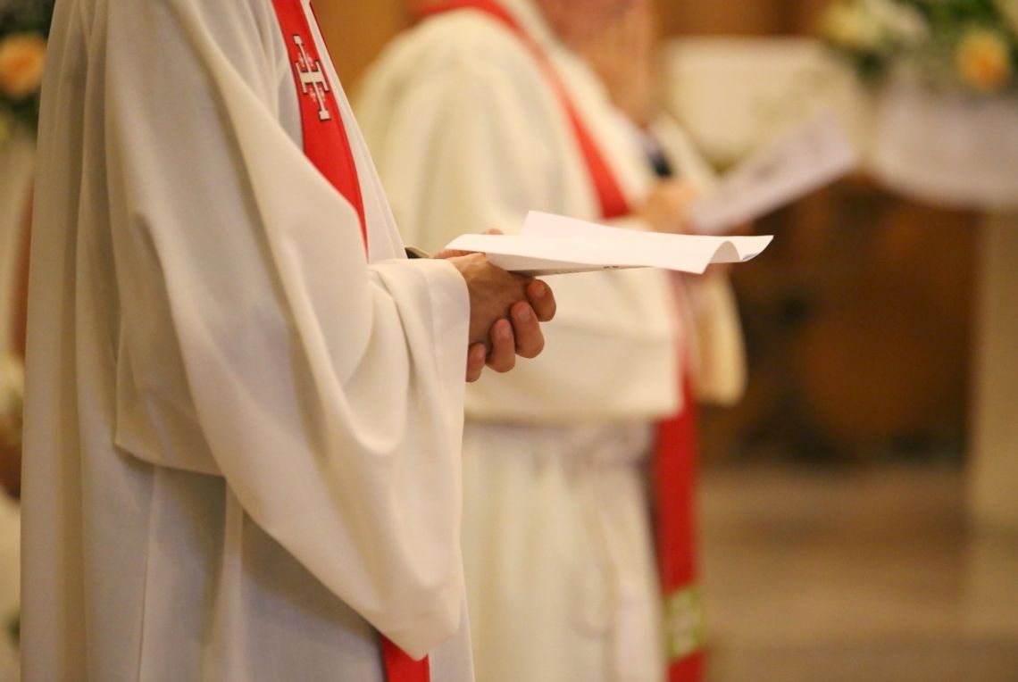 Pisowiec, romans księdza z żoną, a do tego nagrania i sąd