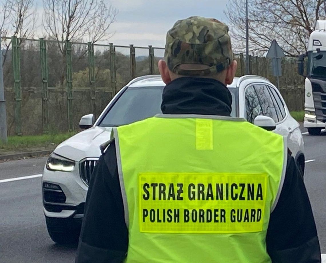 Wielki nalot Straży Granicznej. Fabryka fałszywych zaświadczeń ostatecznie rozbita