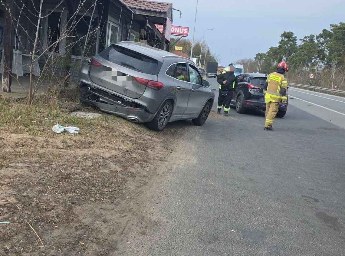 Groźna kolizja trzech aut. Policja wyjaśnia przyczyny wypadku z udziałem trzech pojazdów Groźna kolizja trzech aut. Policja wyjaśnia przyczyny wypadku z udziałem trzech pojazdów
