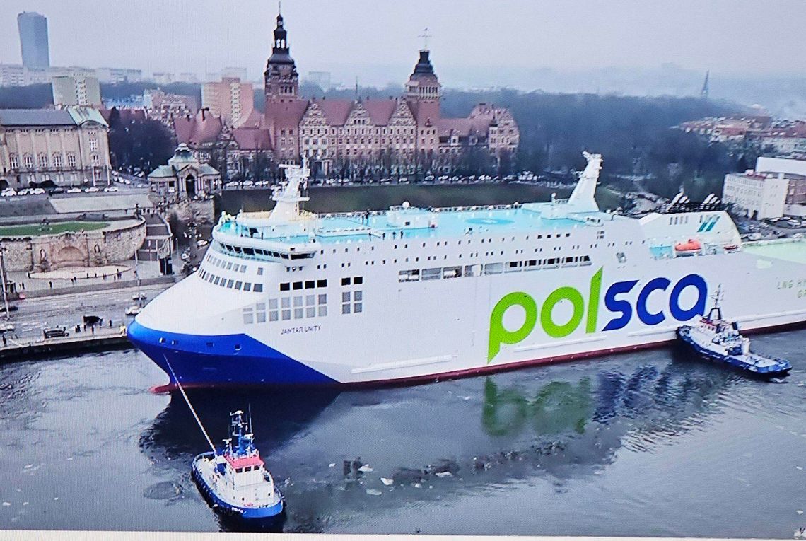 Historyczny moment w Szczecinie: Chrzest „Jantar Unity”. Najnowocześniejszy polski prom gotowy do służby