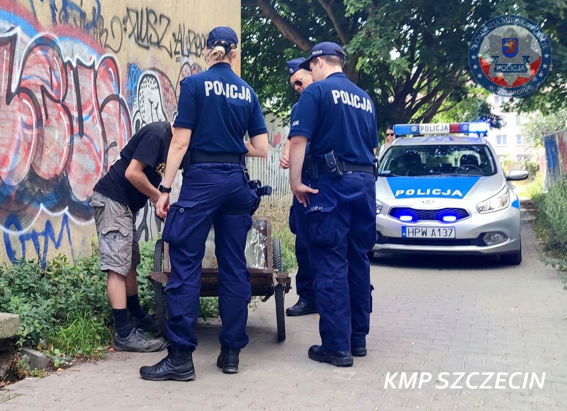 Jeden sprzedawał alkohol, a drugi był poszukiwany [FOTO]