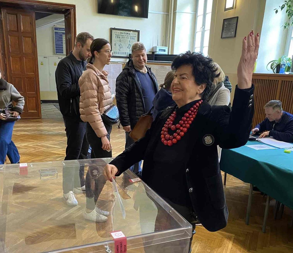 Joanna Senyszyn czuje wiatr w żaglach? Czy czerwonymi koralami