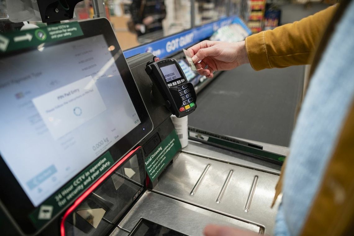 Kochał buraki i kasy samoobsługowe. Wpadł na gorącym uczynku