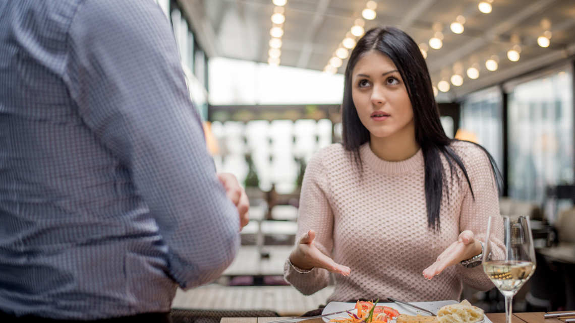 Zamówiła danie w restauracji i stwierdziła, że są tam robaki. Surowa kara