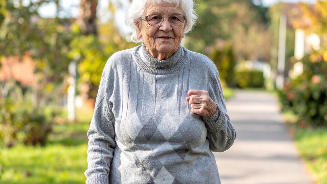 Pieniądze dla seniorów przed terminem. Sprawdź kiedy otrzymasz przelew z ZUS na majowe wydatki