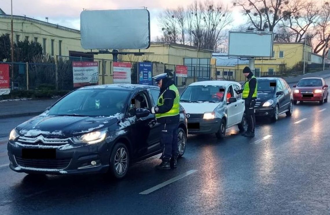 Miał atrapę broni. Wyniki z alkomatu i narkotestera go pogrążyły