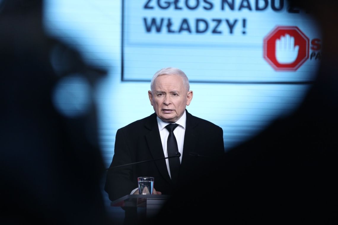 Wydali więcej niż im zwrócą. PiS wciąż czeka na decyzje i wyliczenia Państwowej Komisji Wyborczej