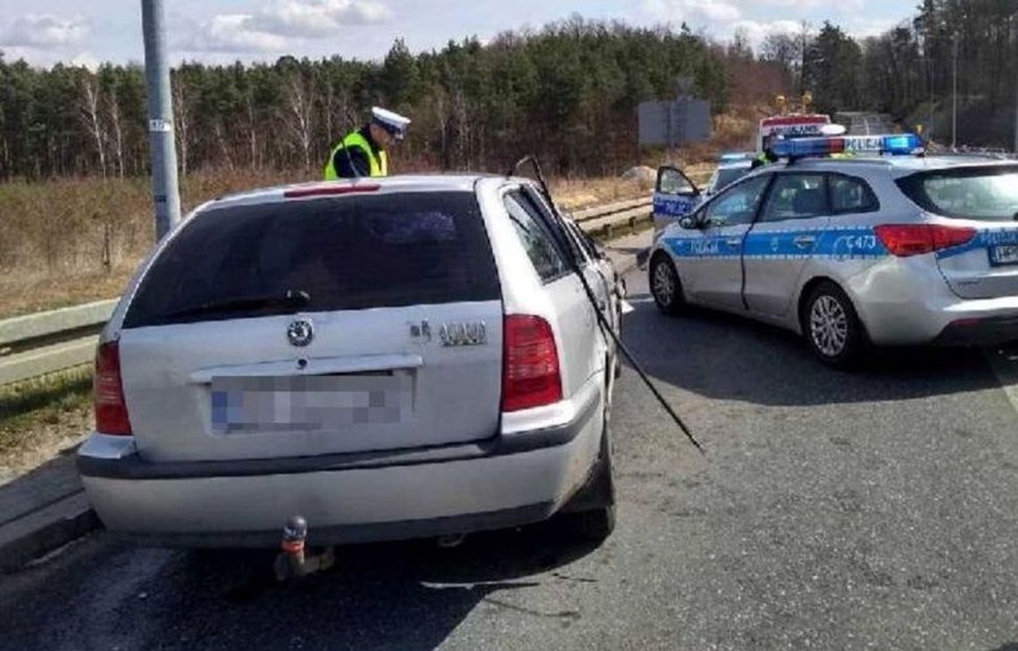 Nastolatek prowadził auto pijanego taty. Wiózł całą rodzinę