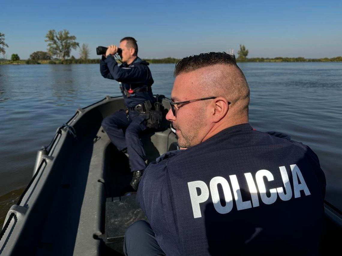 Odrę zamknięto dla żeglugi. Wodniacy na rzece [FOTO}