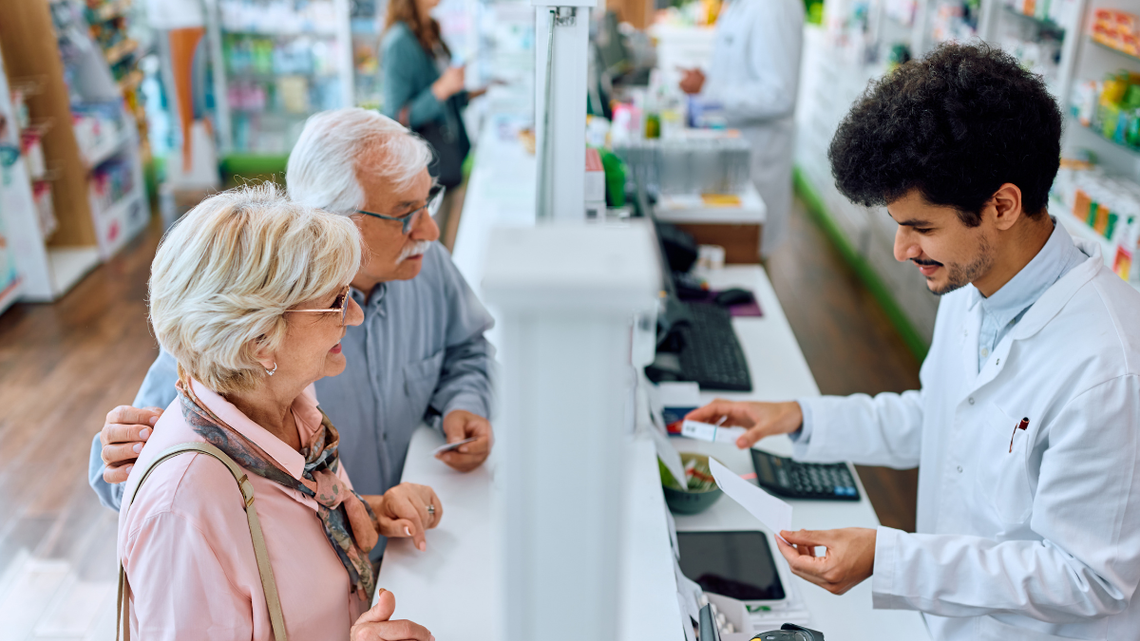 Sieciówki proponują niższe ceny leków i suplementów. Im dalej od Szczecina, tym drożej w aptekach Sieciówki proponują niższe ceny leków i suplementów. Im dalej od Szczecina, tym drożej w aptekach