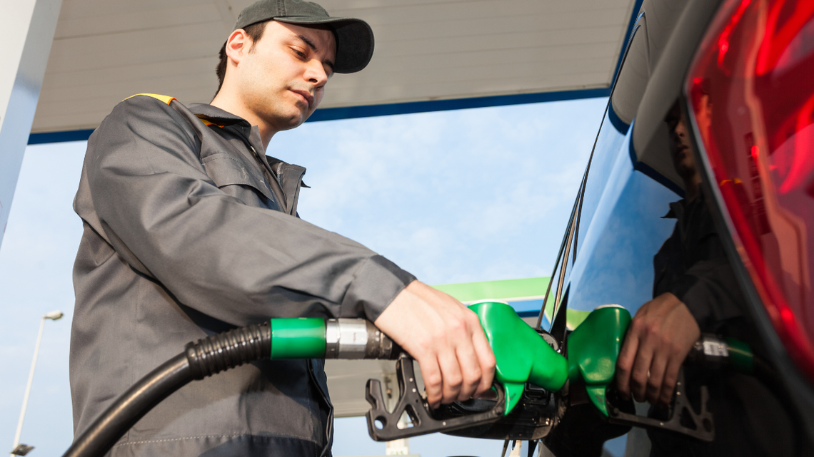 Stacje paliw po lupą kontrolerów UOKiK-u. Są już wyniki badania Stacje paliw po lupą kontrolerów UOKiK-u. Są już wyniki badania