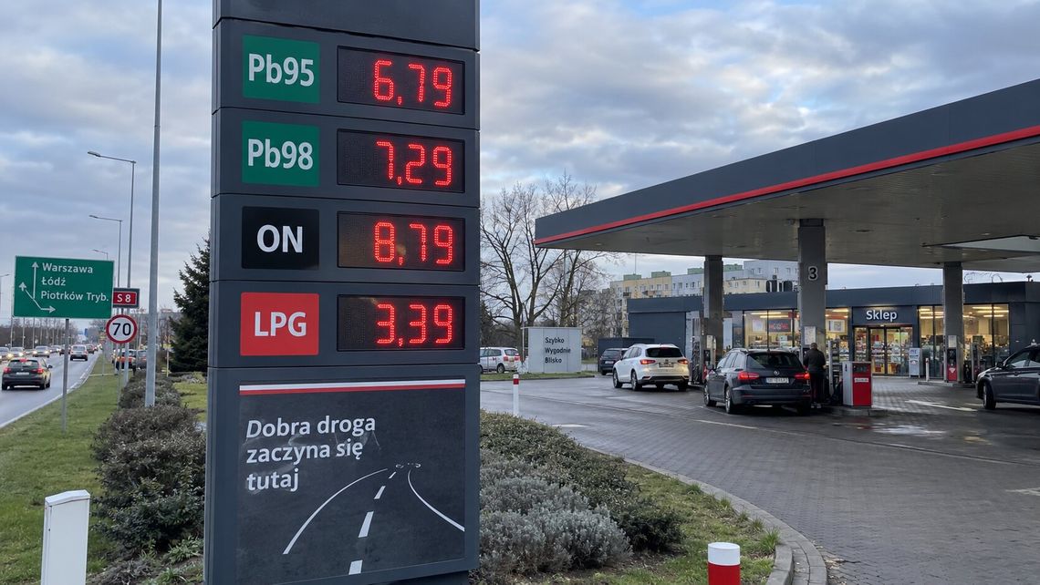 Droższy bak nawet o 78 zł. Najnowsze prognozy cen benzyny i diesla porażają kierowców Droższy bak nawet o 78 zł. Najnowsze prognozy cen benzyny i diesla porażają kierowców