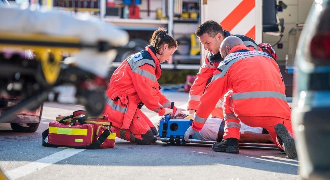 Nawet 5 lat więzienia za atak na ratownika medycznego czy strażaka