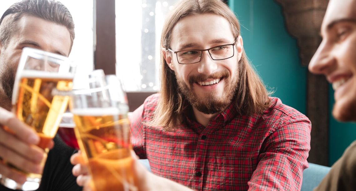 Piwa z alkoholem pijemy coraz mniej. „Zerówek” spożywamy coraz więcej Piwa z alkoholem pijemy coraz mniej. „Zerówek” spożywamy coraz więcej