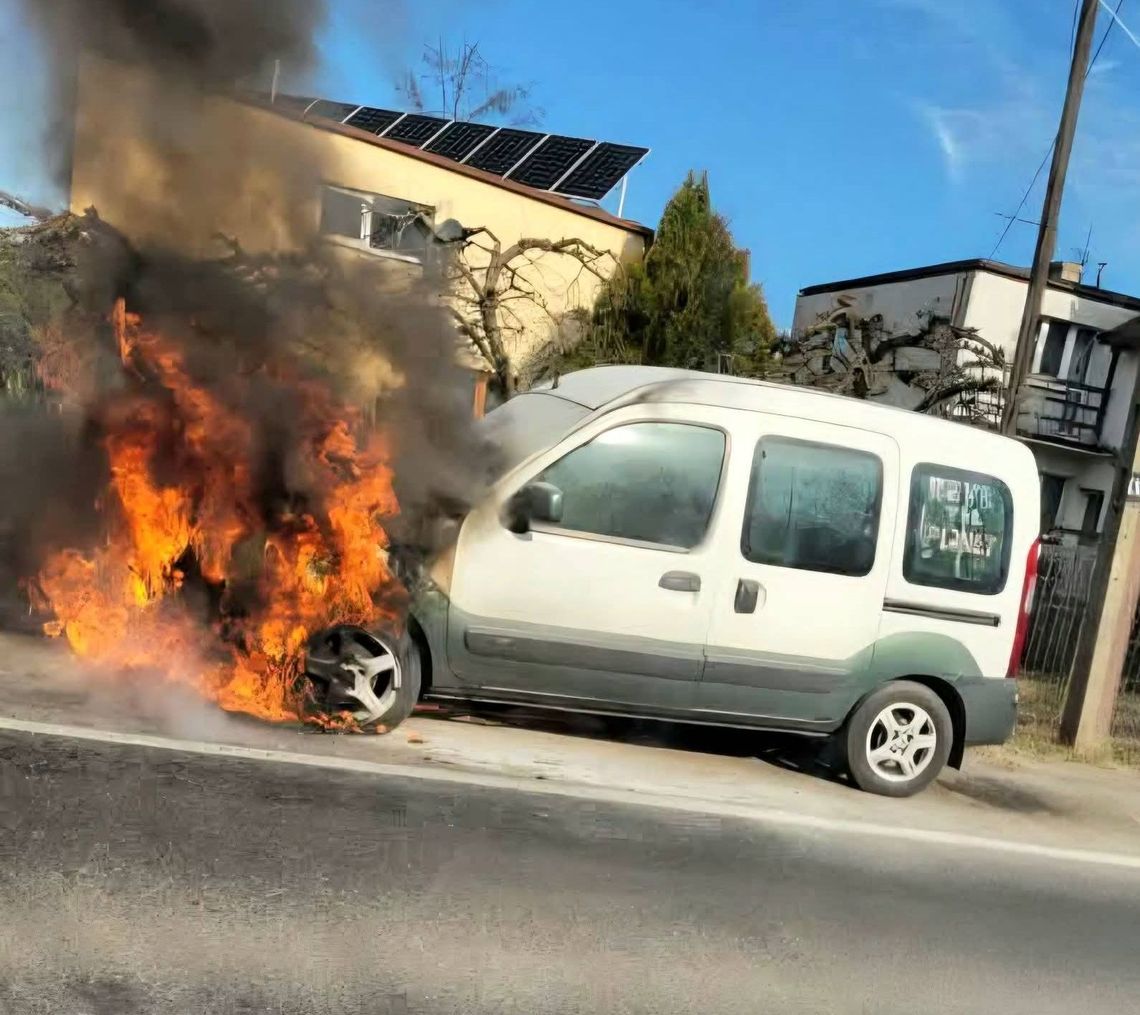 Płonące auto i akcja strażaków. Co robić gdy twoje auto zacznie się palić?