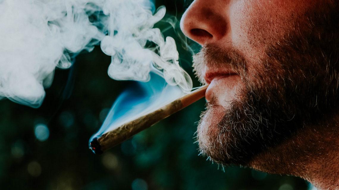 Marihuana staje się powszechna. Samotni błądzą
