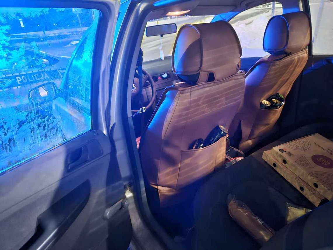 Ponad 2 promile i zygzakiem przez miasto. 23-letni kierowca skody w rękach policji