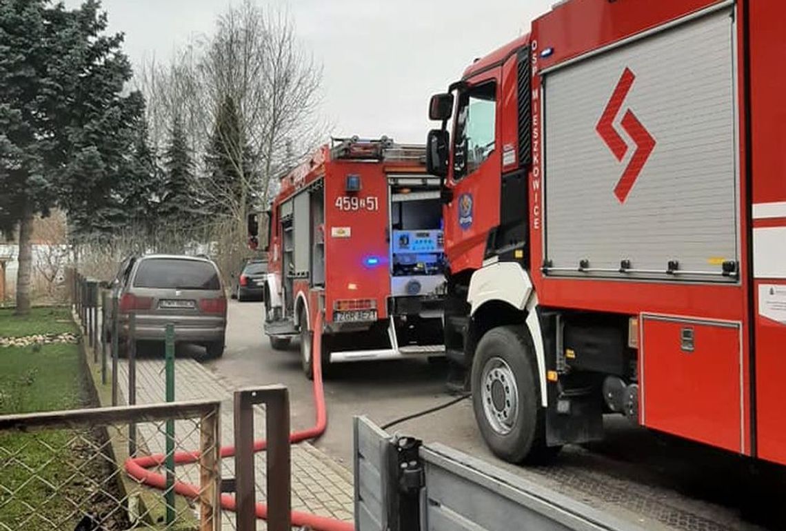 Pożar w strefie domków jednorodzinnych