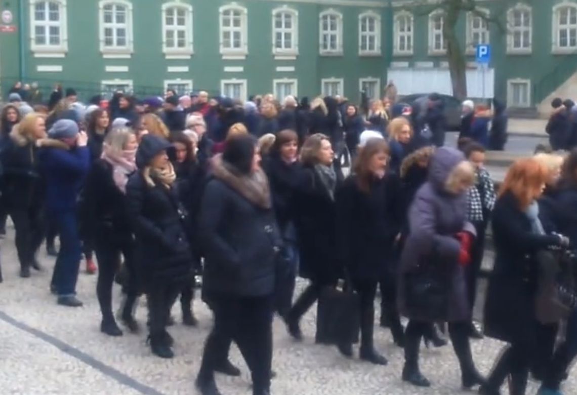 Pracownicy budżetówki domagają się podwyżki. Prezydent daje, ale za mało