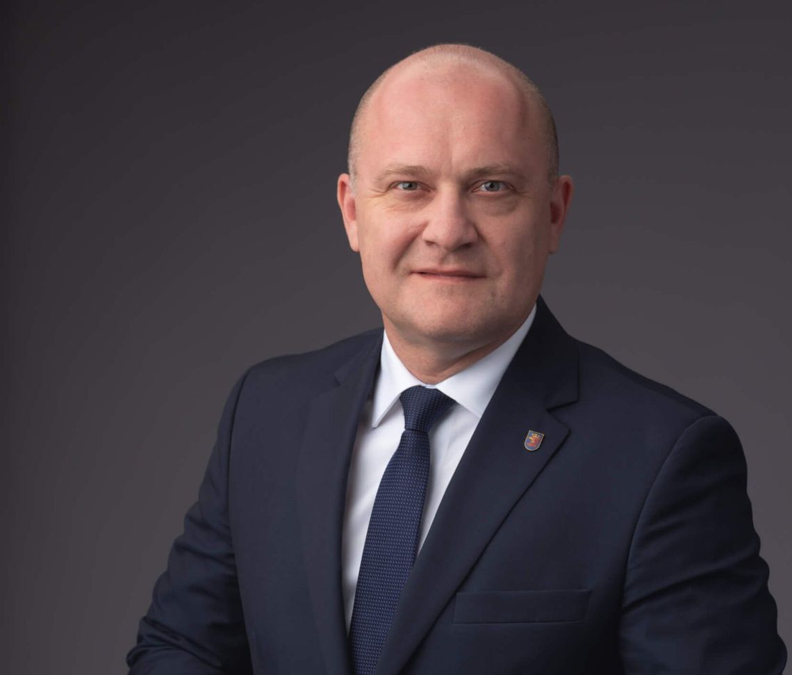 Prezydenta Piotra Krzystka jednak pożegnamy. Jednak nie więcej niż dwie kadencje Prezydenta Piotra Krzystka jednak pożegnamy. Jednak nie więcej niż dwie kadencje