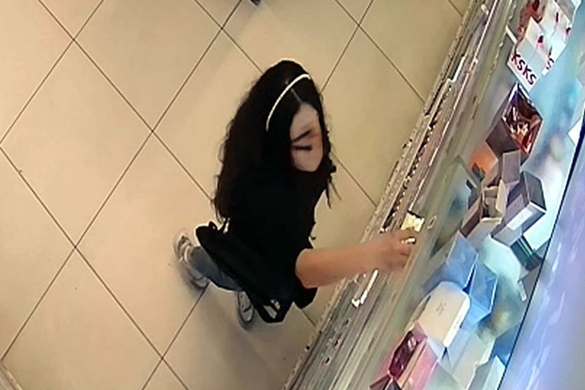 Recydywa czy impuls? Podejrzana o kradzież kosmetyków usłyszała zarzuty i przyznała się do winy Recydywa czy impuls? Podejrzana o kradzież kosmetyków usłyszała zarzuty i przyznała się do winy